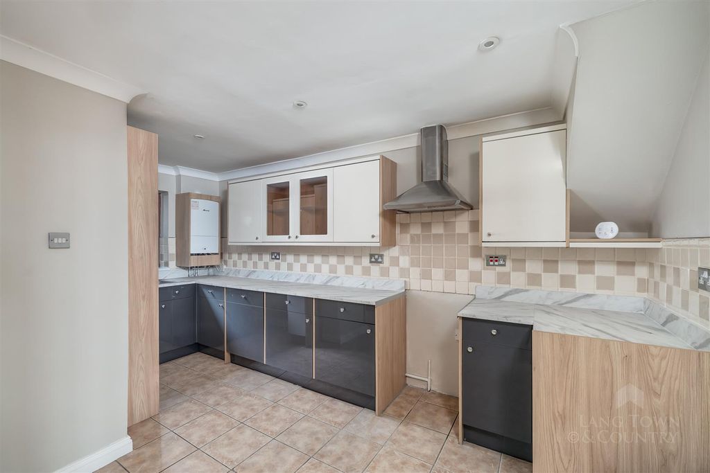 Property photo 3 of 18 0034.Jpg