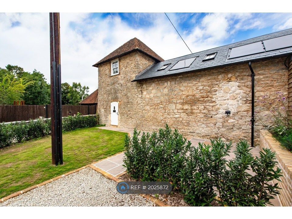 Property photo 2 of 25