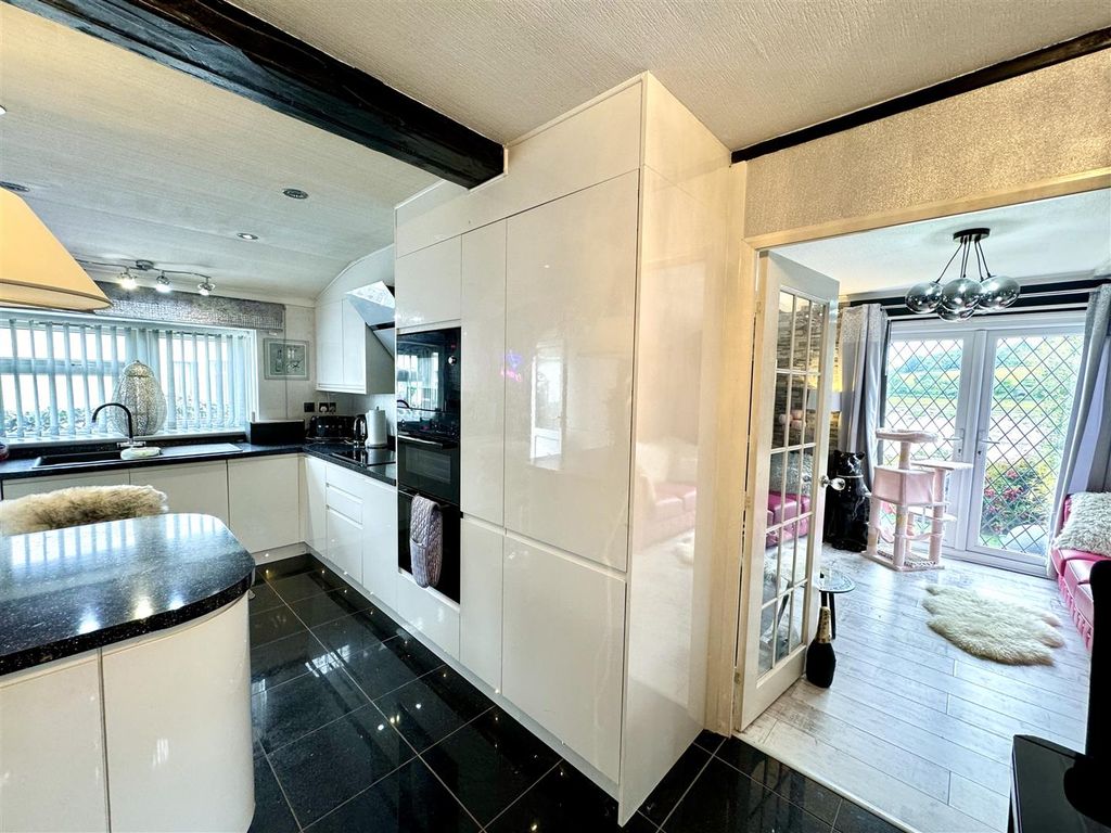 Property photo 3 of 31 Open Plan Kitchen/Diner