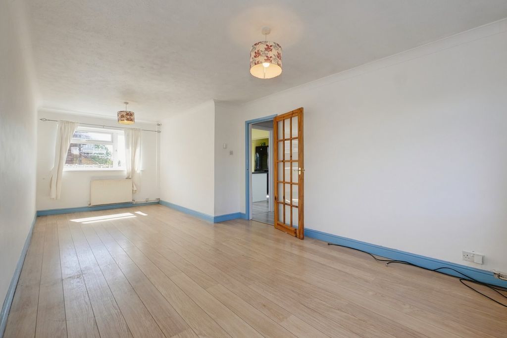 Property photo 3 of 24