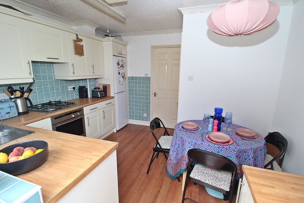 Property photo 3 of 9 4992595