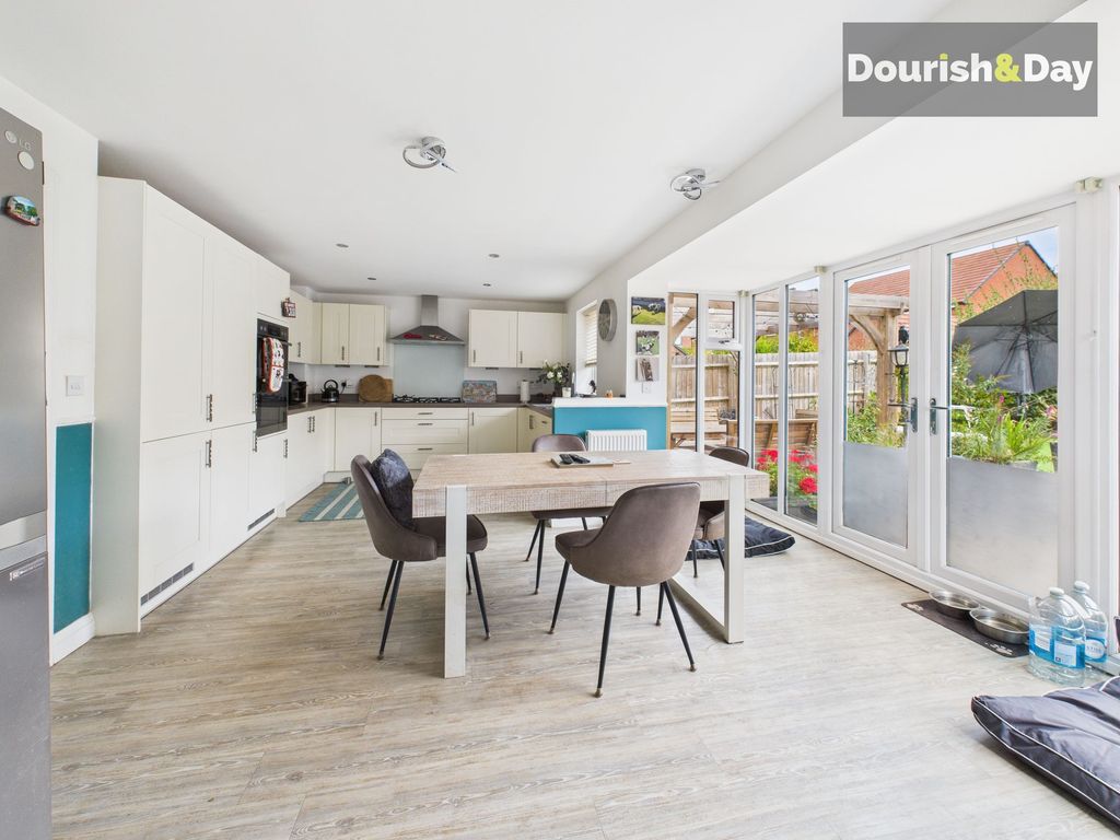 Property photo 3 of 18 Family Dining Kitchen