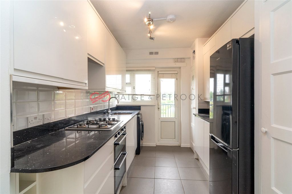 Property photo 3 of 13 Picture No. 11