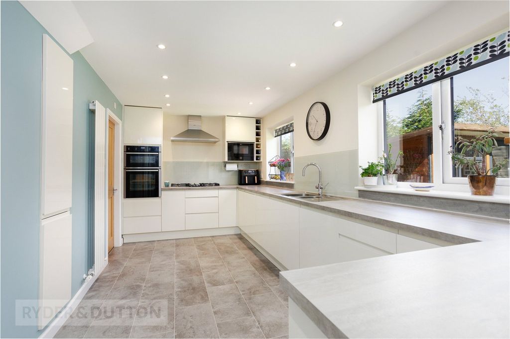 Property photo 3 of 27 Kitchen Diner