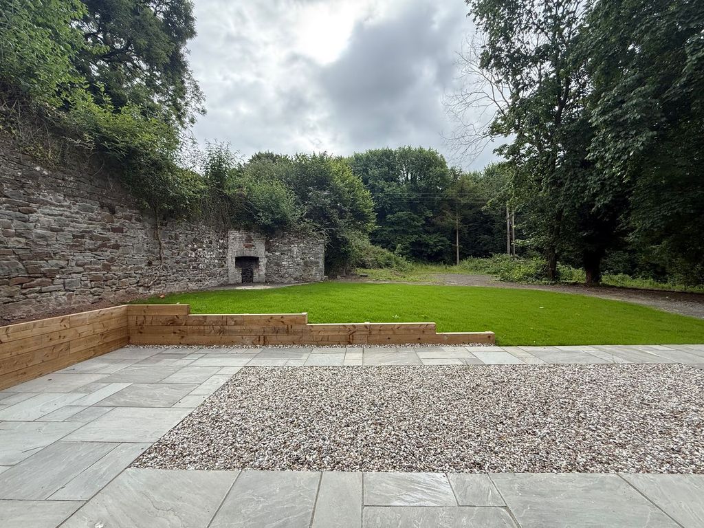 Property photo 3 of 18