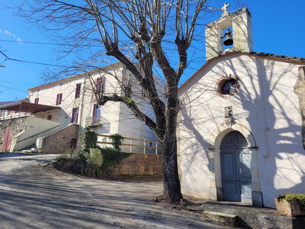 Property photo 2 of 27