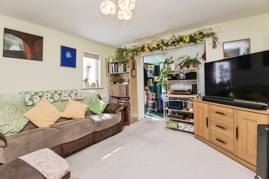 Property photo 2 of 16 Photo