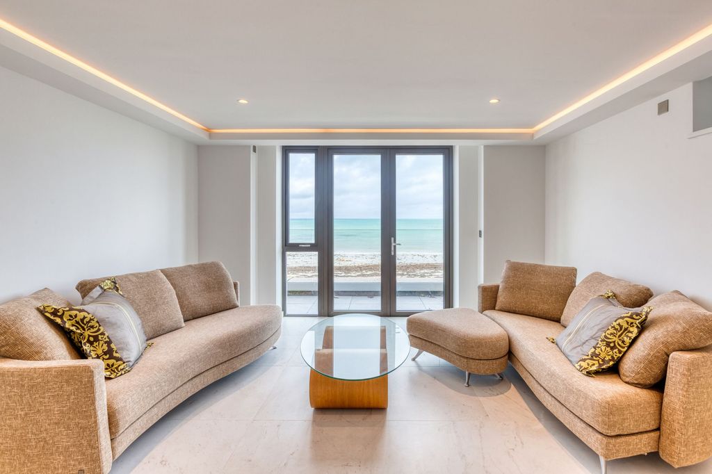 Additional image 8 of 2 bed flat for sale2 Elizabeth House - The Waves, Grouville JE3