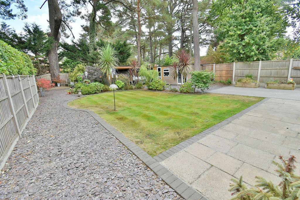 Property photo 3 of 27