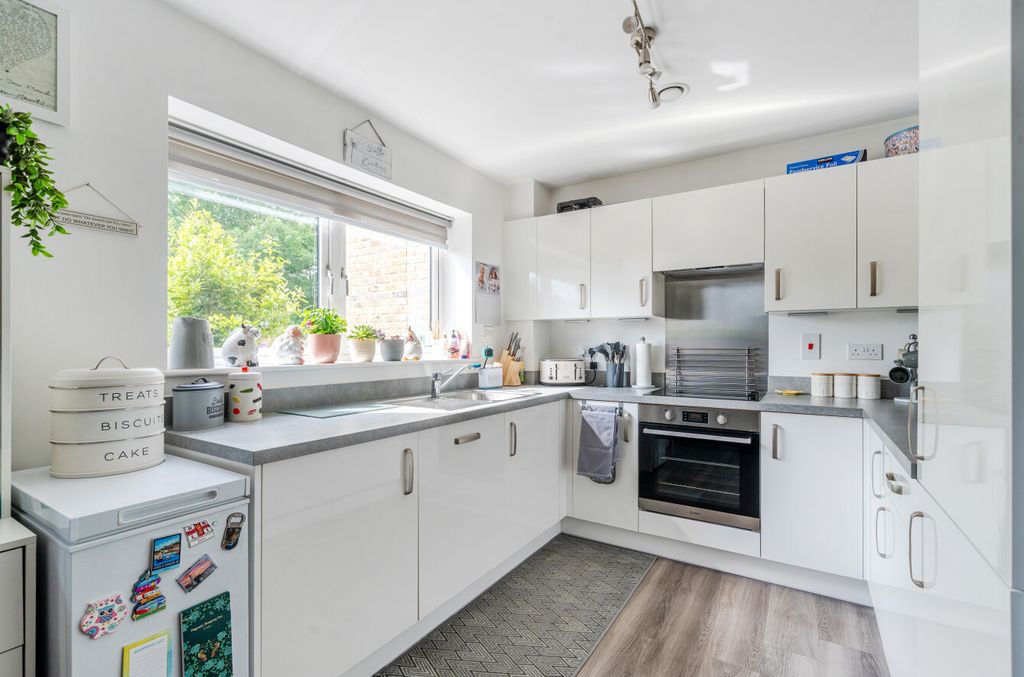 Property photo 3 of 11 1307214-20-684A9B...