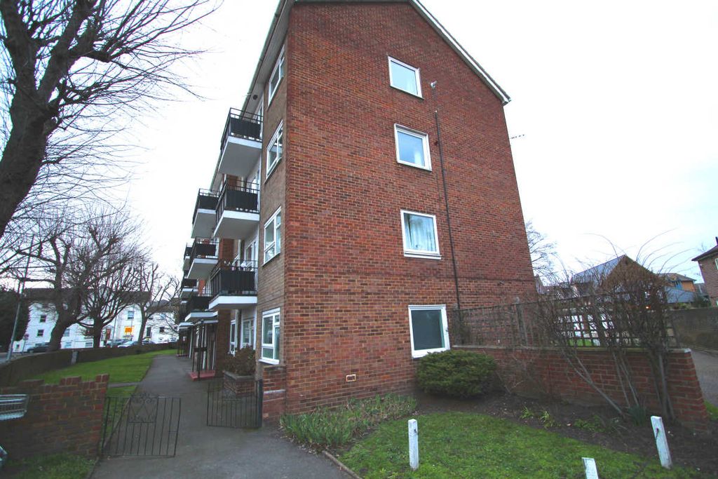 Property photo 1 of 6