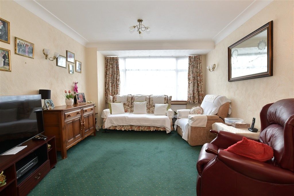 Property photo 2 of 13 Lounge