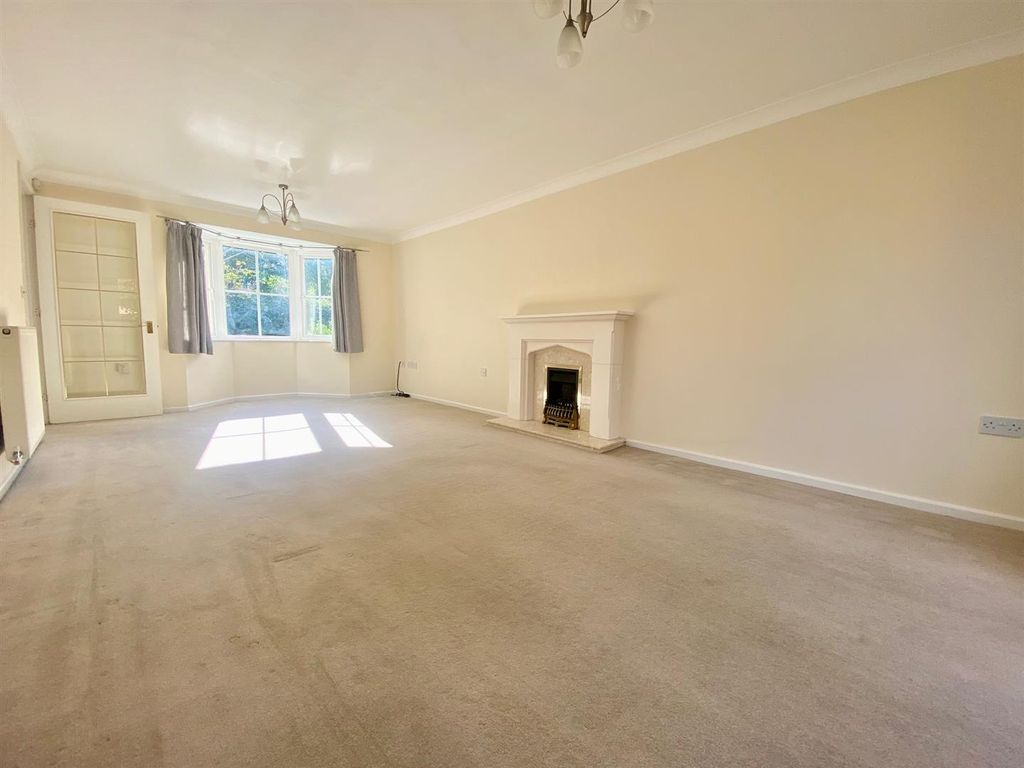 Property photo 2 of 24