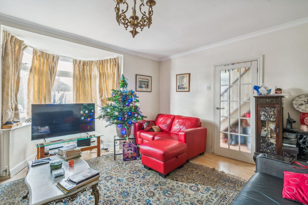 Property photo 2 of 9 3796852