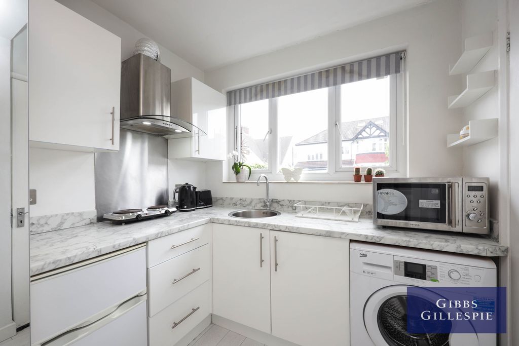 Property photo 2 of 8 2