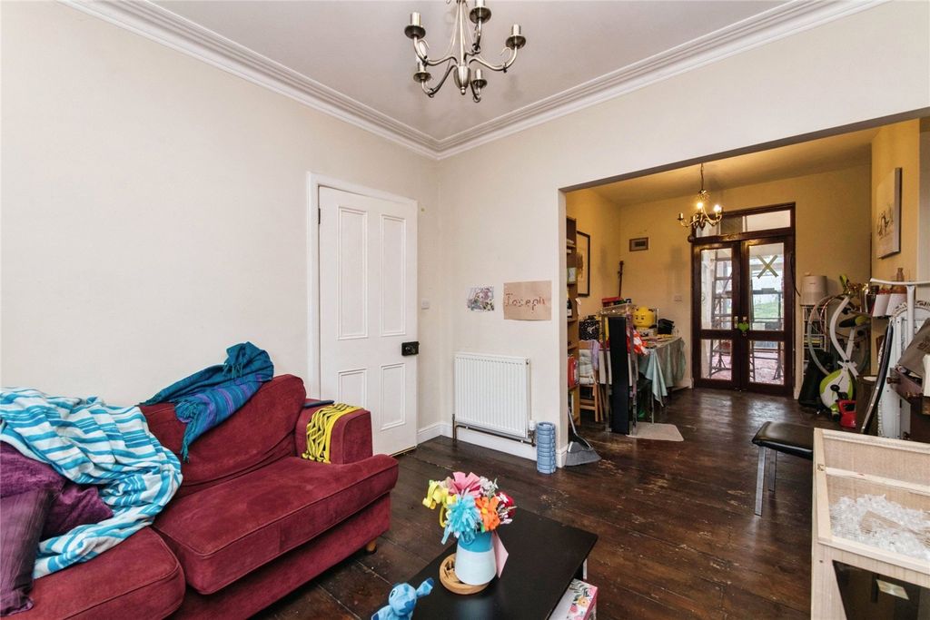 Property photo 3 of 17 Picture No. 10