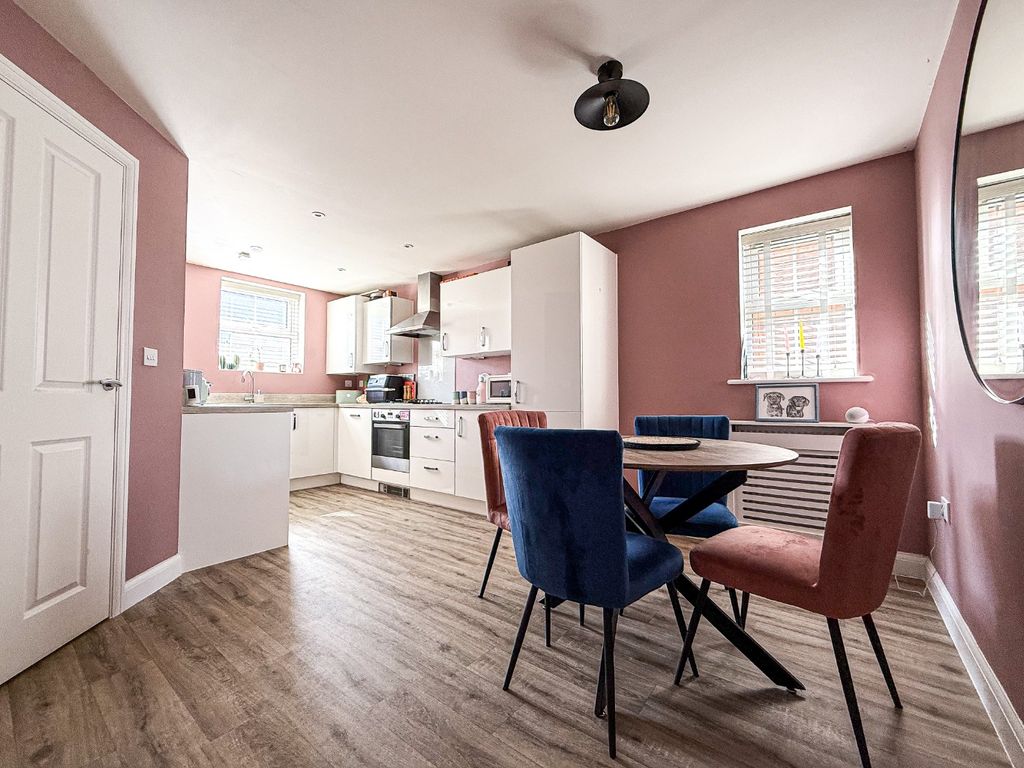 Property photo 2 of 22 4987364