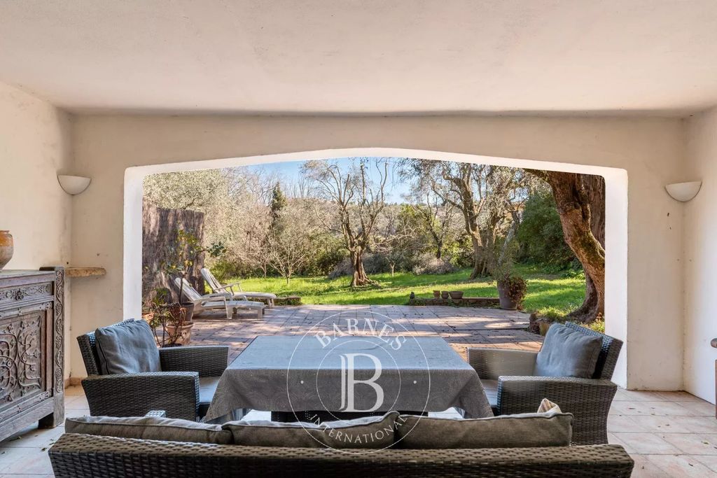 Property photo 3 of 12