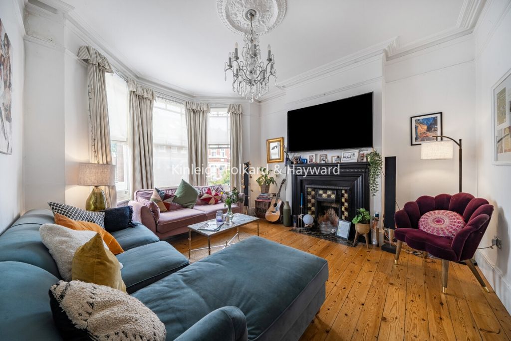 Property photo 2 of 14 76ee18E4-89F9-4d28-9