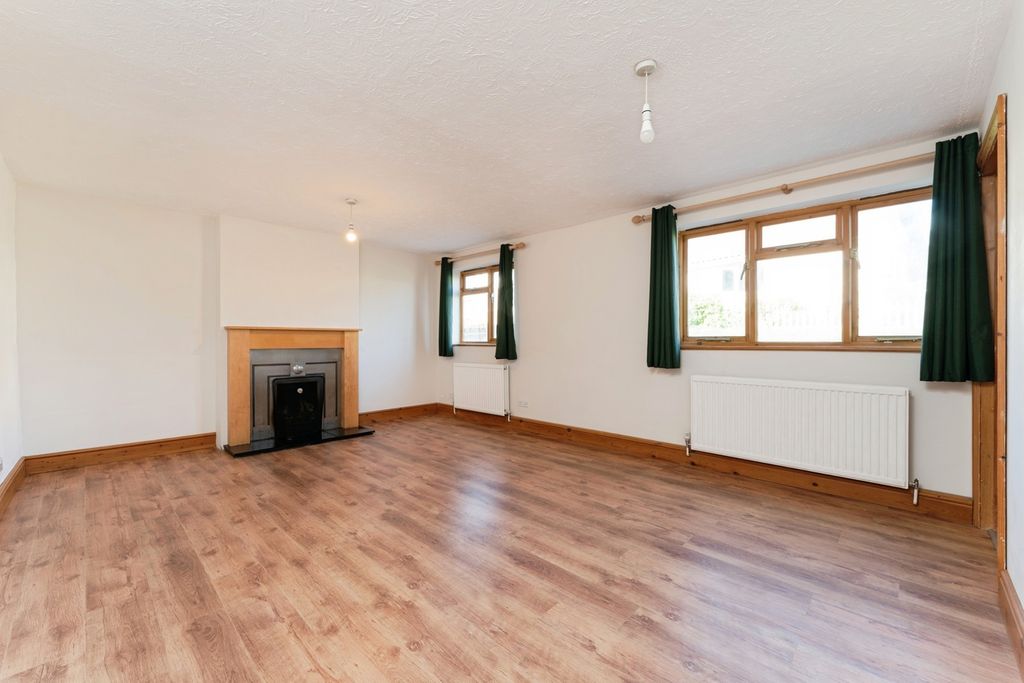 Property photo 3 of 33 Photo