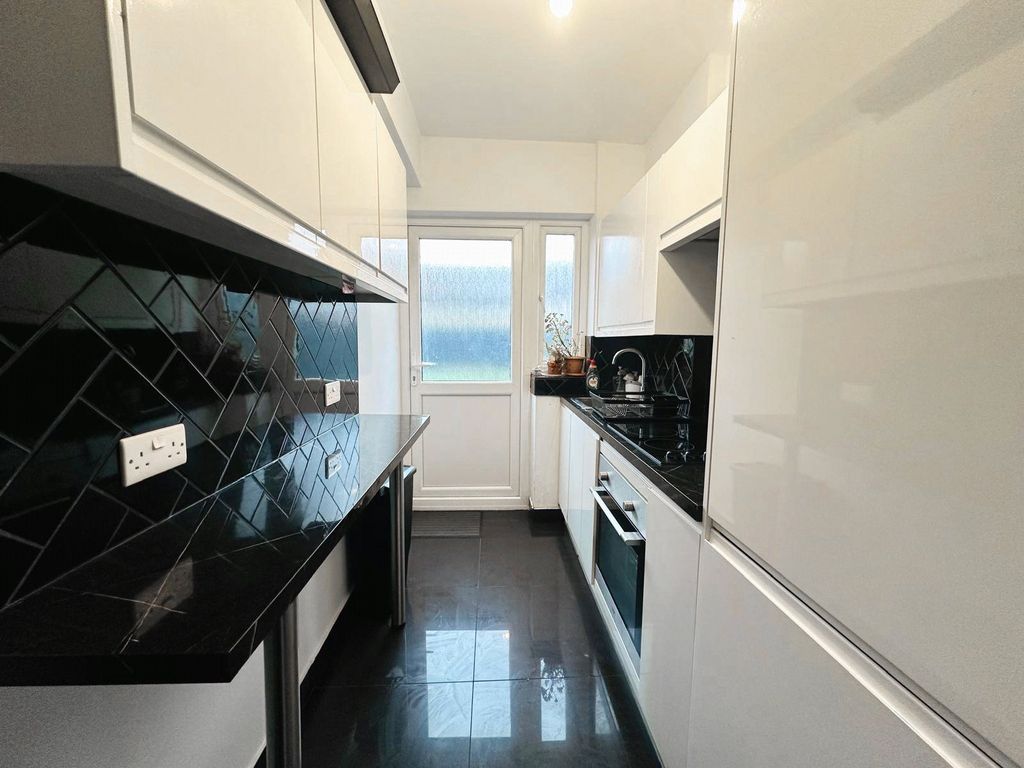 Property photo 2 of 9 Picture 2