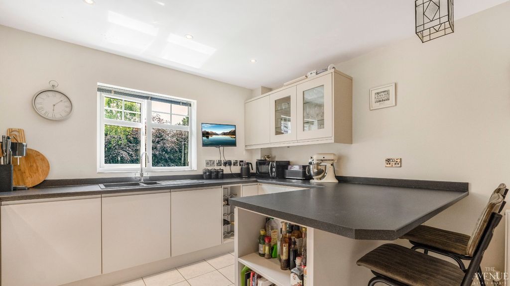 Property photo 3 of 26 5110356