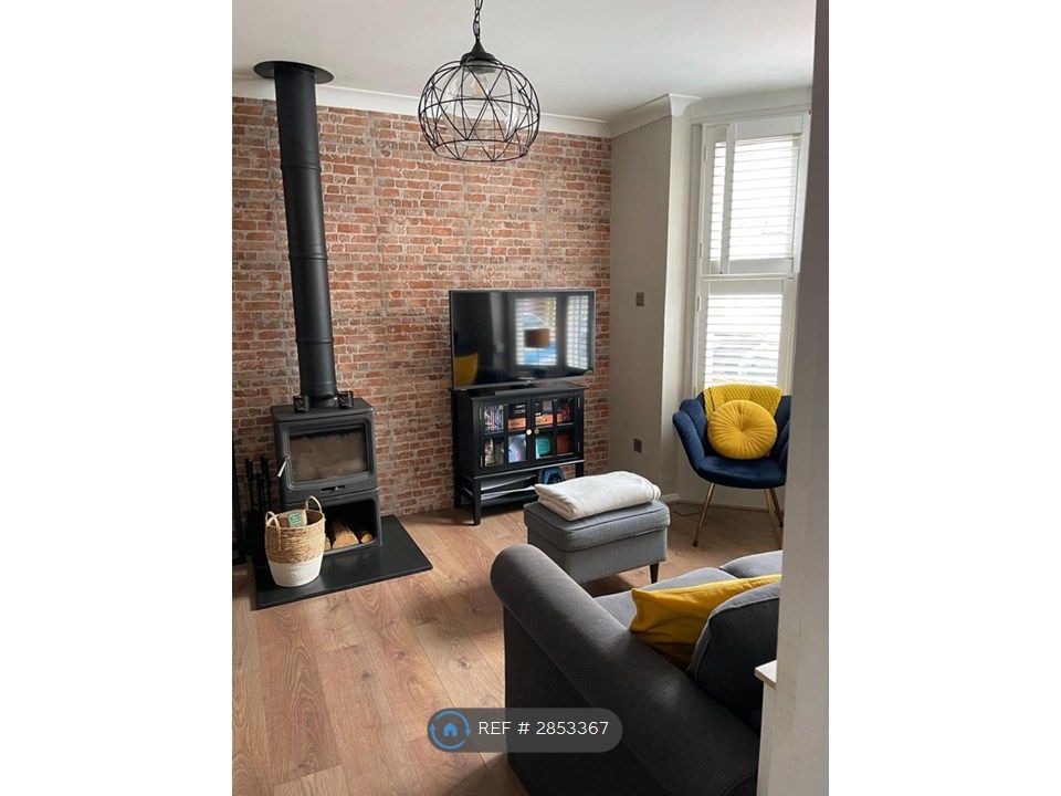 Property photo 1 of 34 Living Room