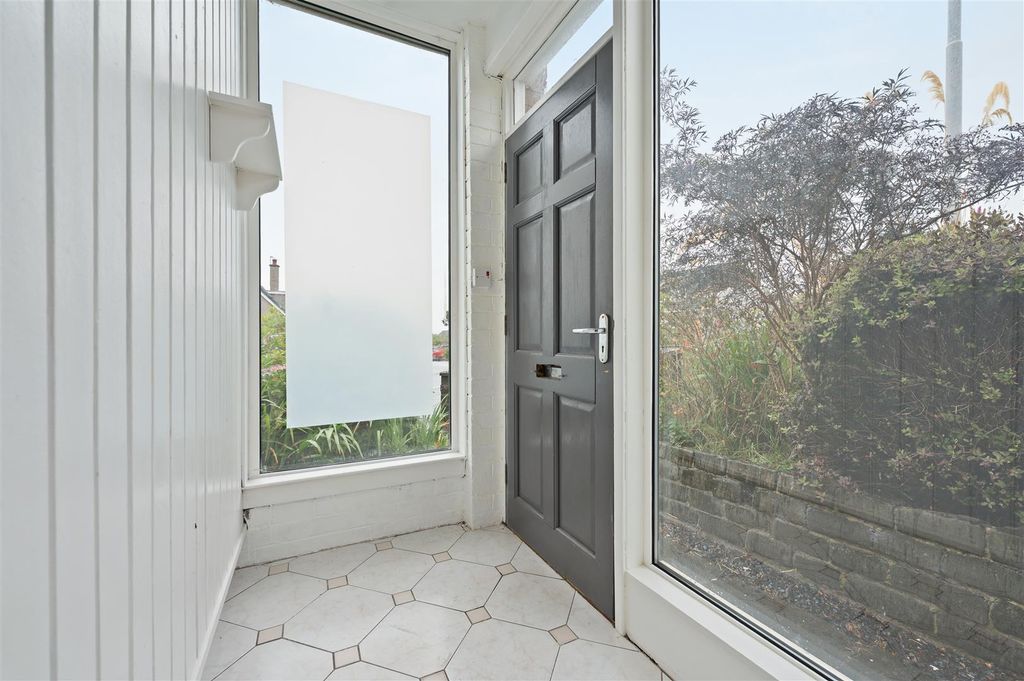 Property photo 2 of 34 101Garvockhill006.Jpg