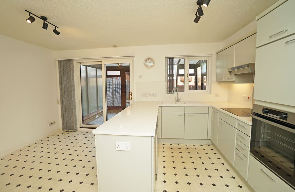 Property photo 3 of 27 Dsc00401 Copy