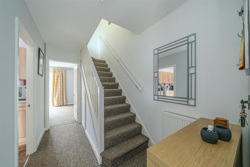 Property photo 2 of 15 11-Hancroft-Road-1015.Jpg