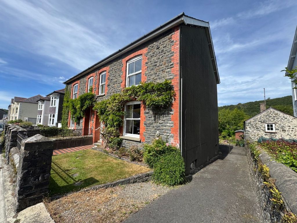 Property photo 2 of 58
