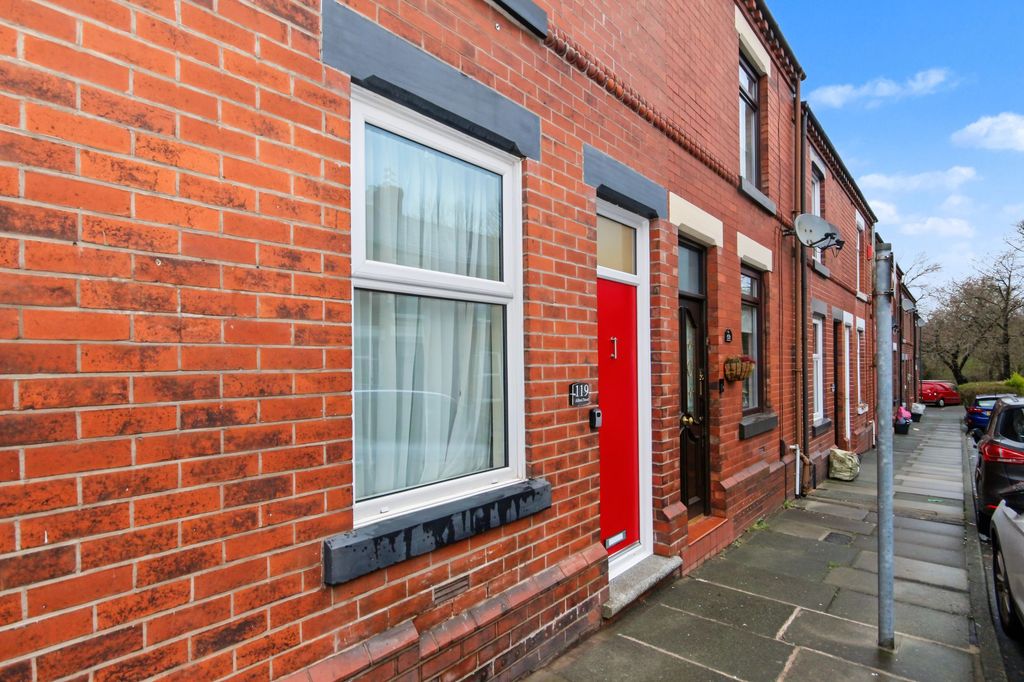 Property photo 1 of 12