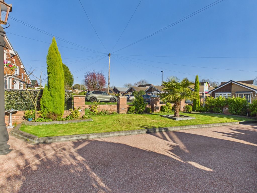 Property photo 2 of 37 Cam03729G0-Pr0273-Still046