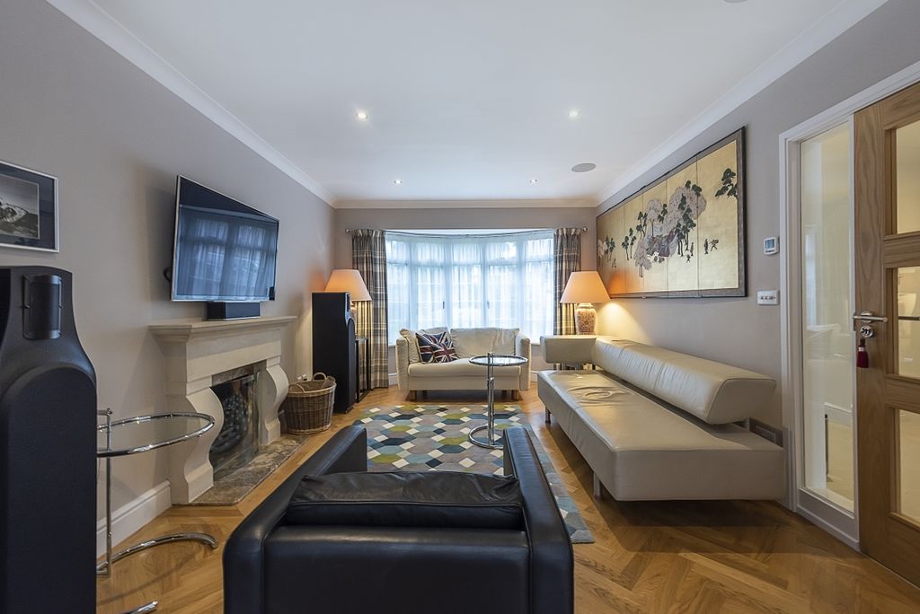 Property photo 2 of 14