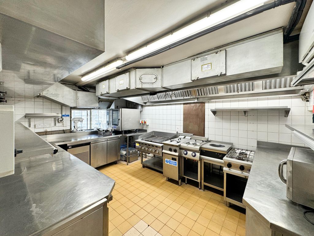 Property photo 3 of 10 Kitchen.Png