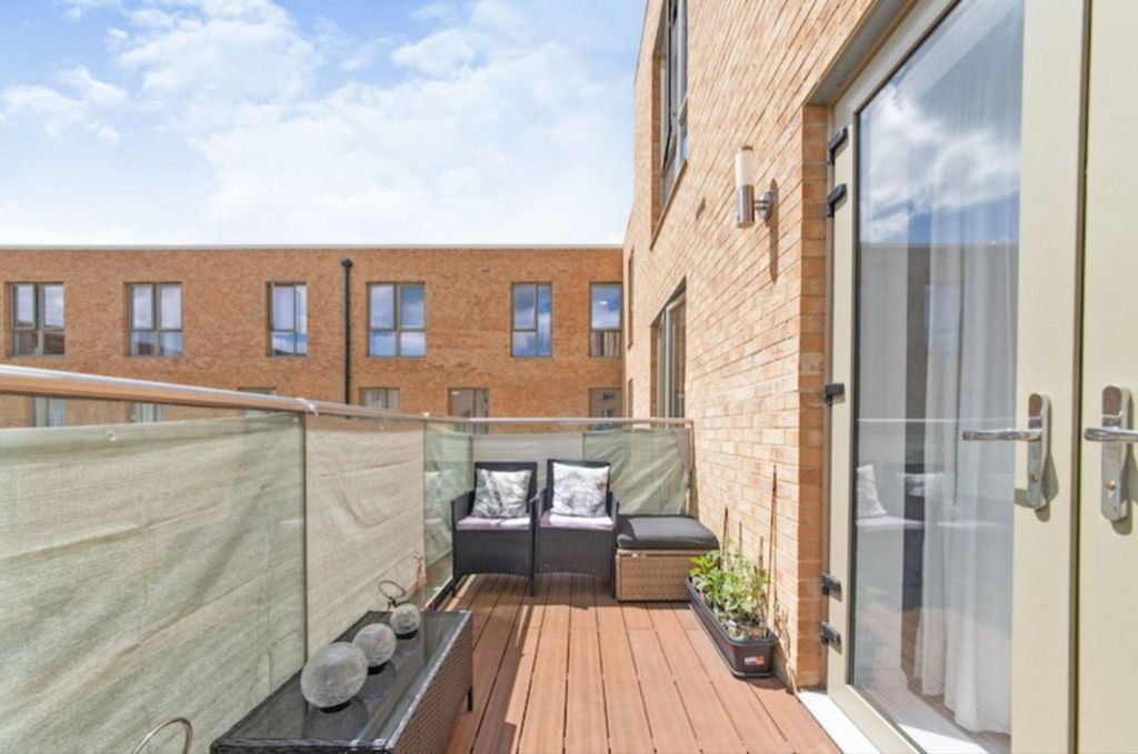 Property photo 3 of 12 Balcony