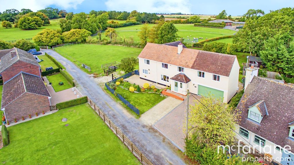 Property photo 2 of 34