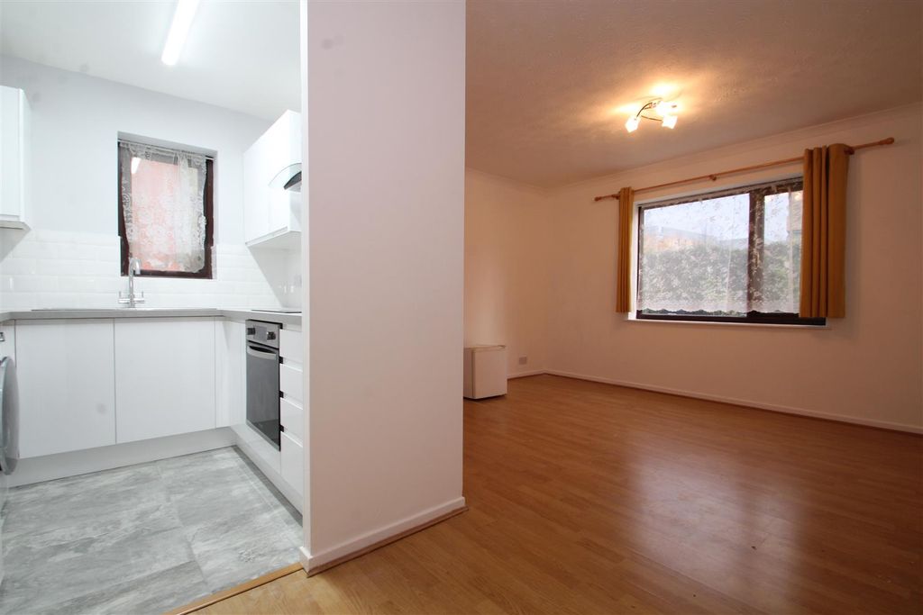 Property photo 2 of 10 Img_1301.Jpg