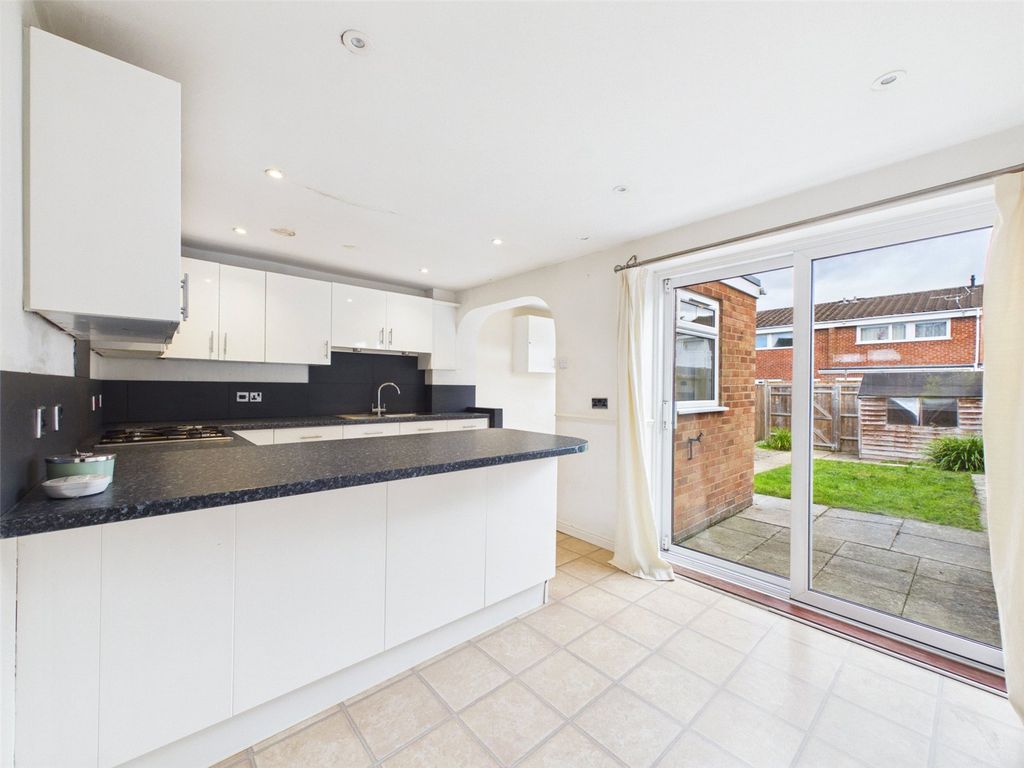 Property photo 2 of 17 Picture No. 12