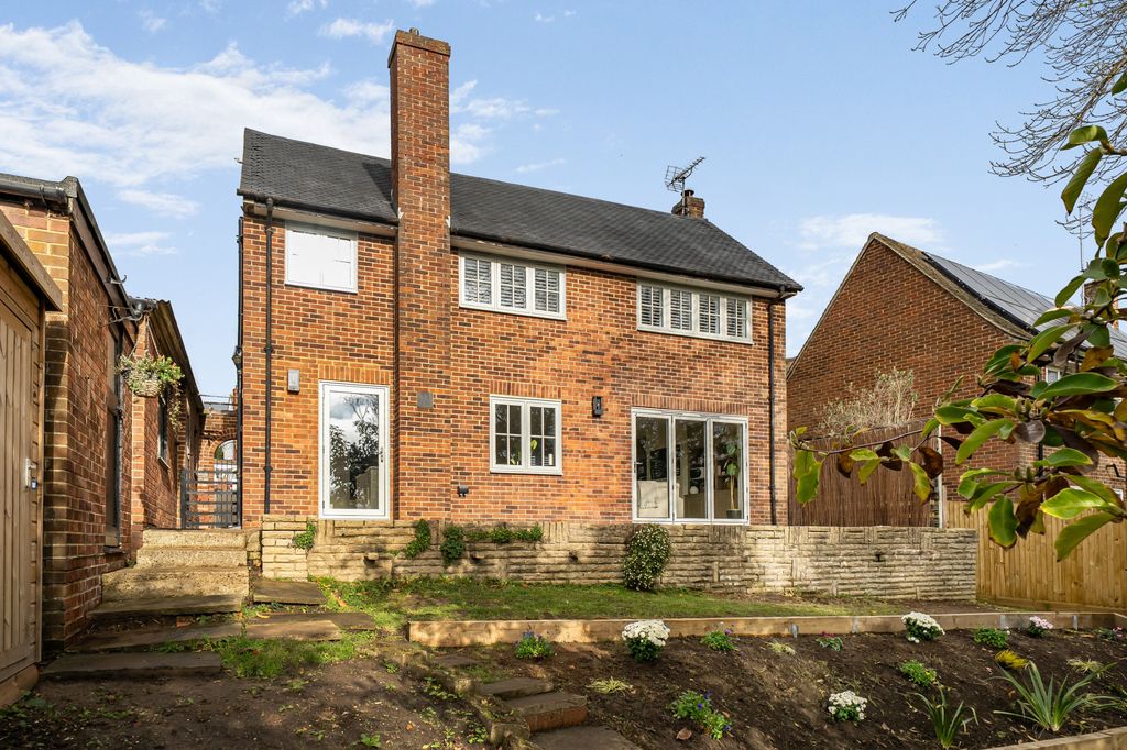 Property photo 2 of 20