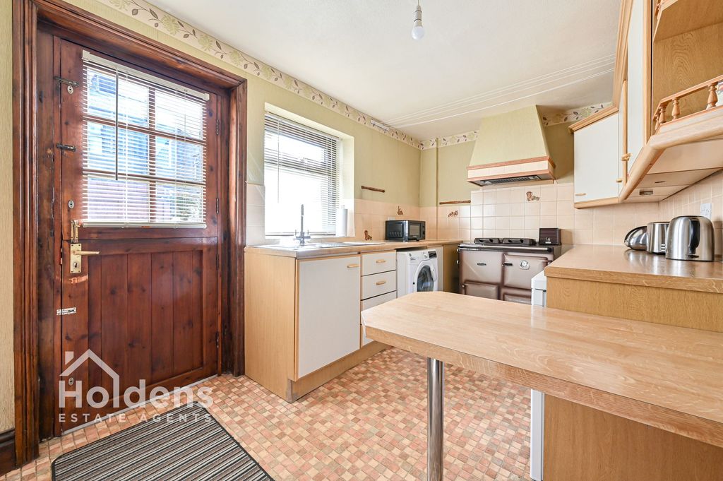 Property photo 3 of 17