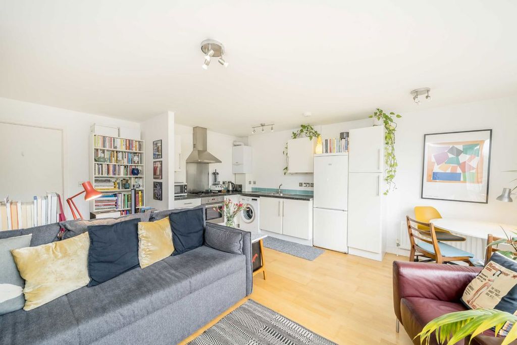 Property photo 2 of 6