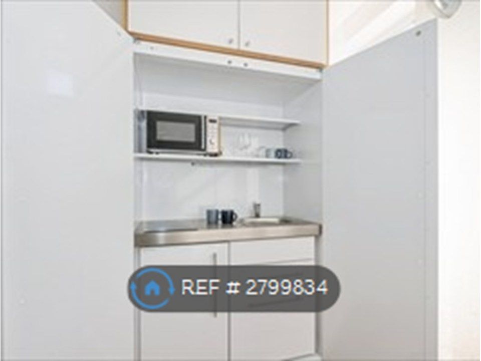 Property photo 3 of 10 Built-In Kitchen
