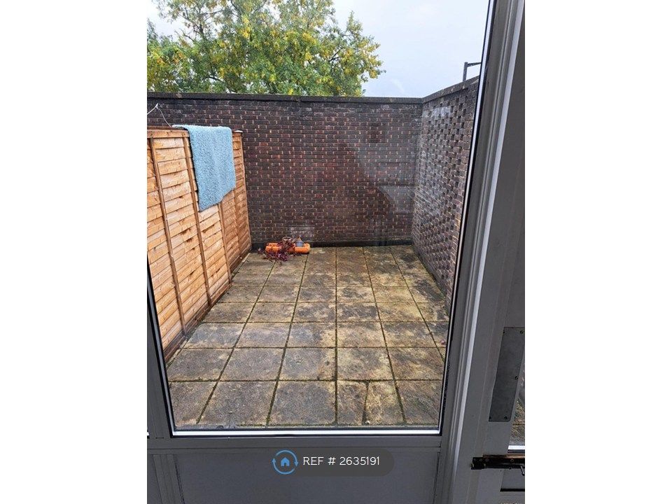 Property photo 2 of 3