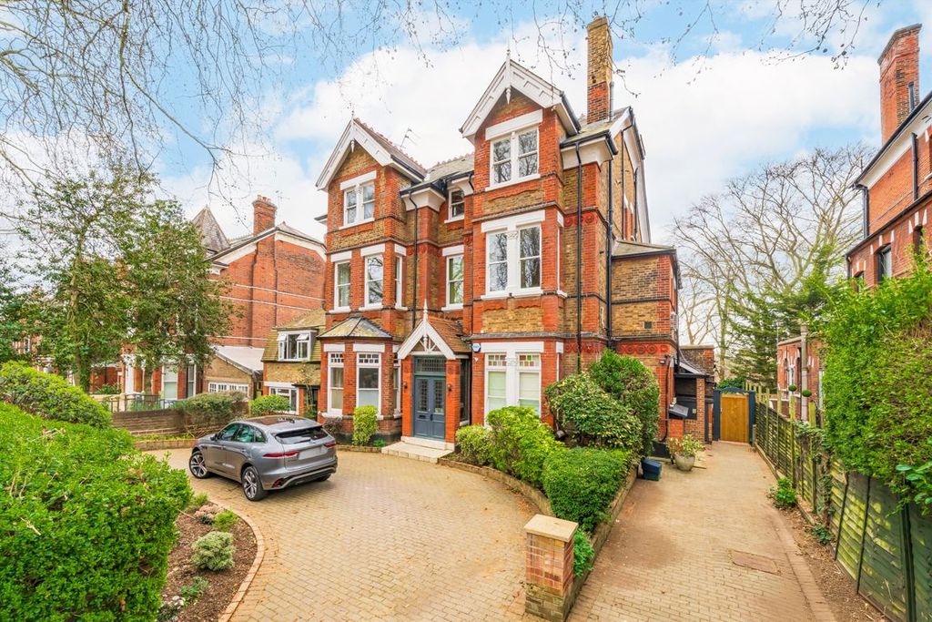 Property photo 1 of 9