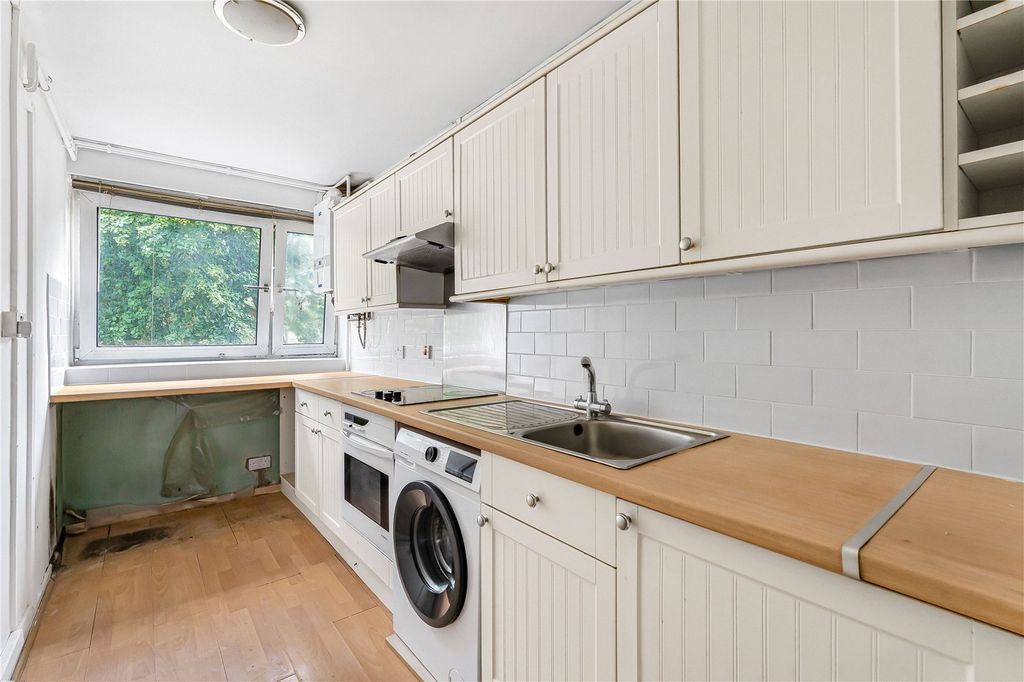Property photo 2 of 14 Kitchen