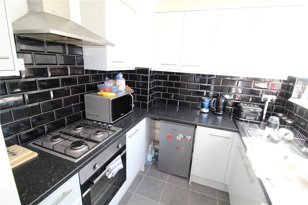 Property photo 2 of 9 Kitchen