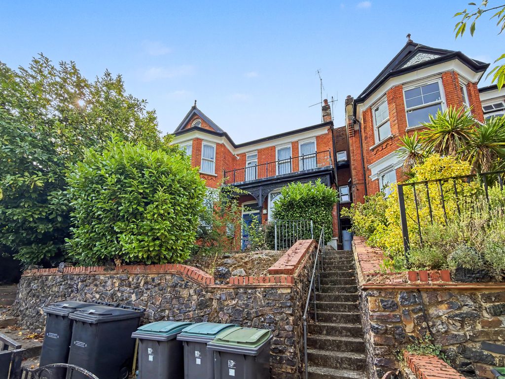 Property photo 1 of 12 Flat A, 66-68 Dukes Avenue, London, N10 2Pu