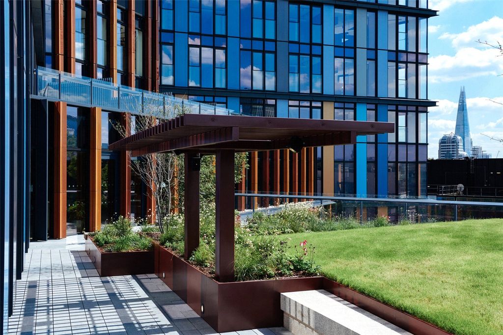 Property photo 1 of 8 Roof Terrace