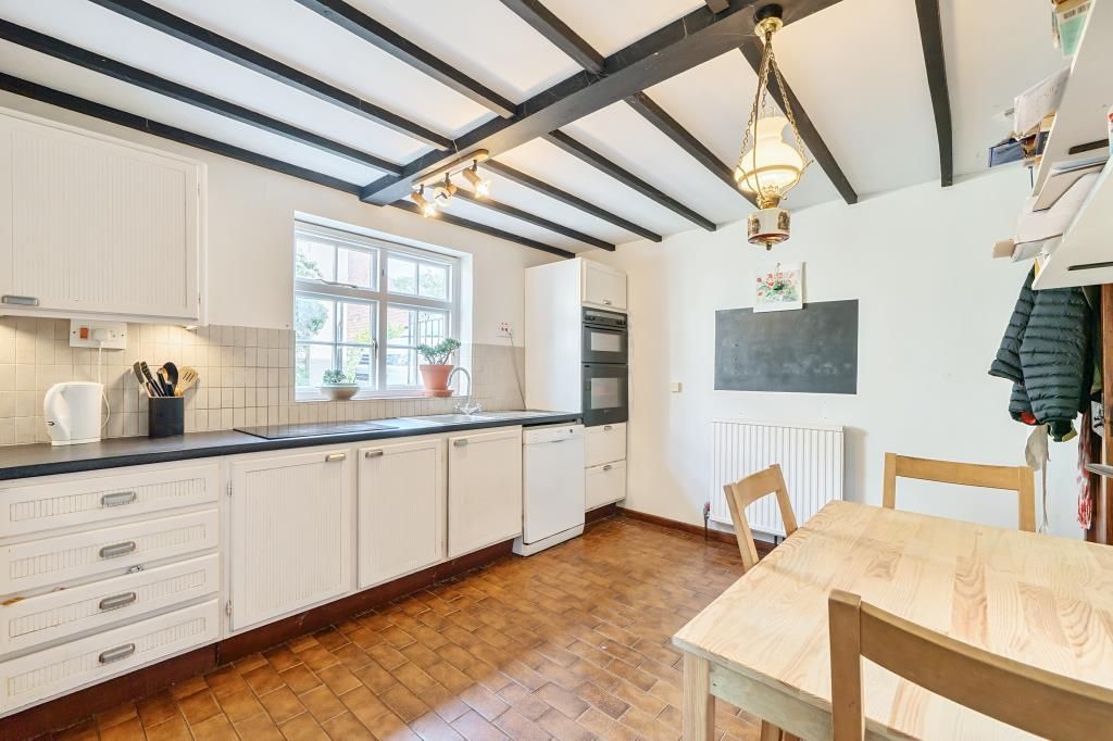 Property photo 3 of 22 Kitchen